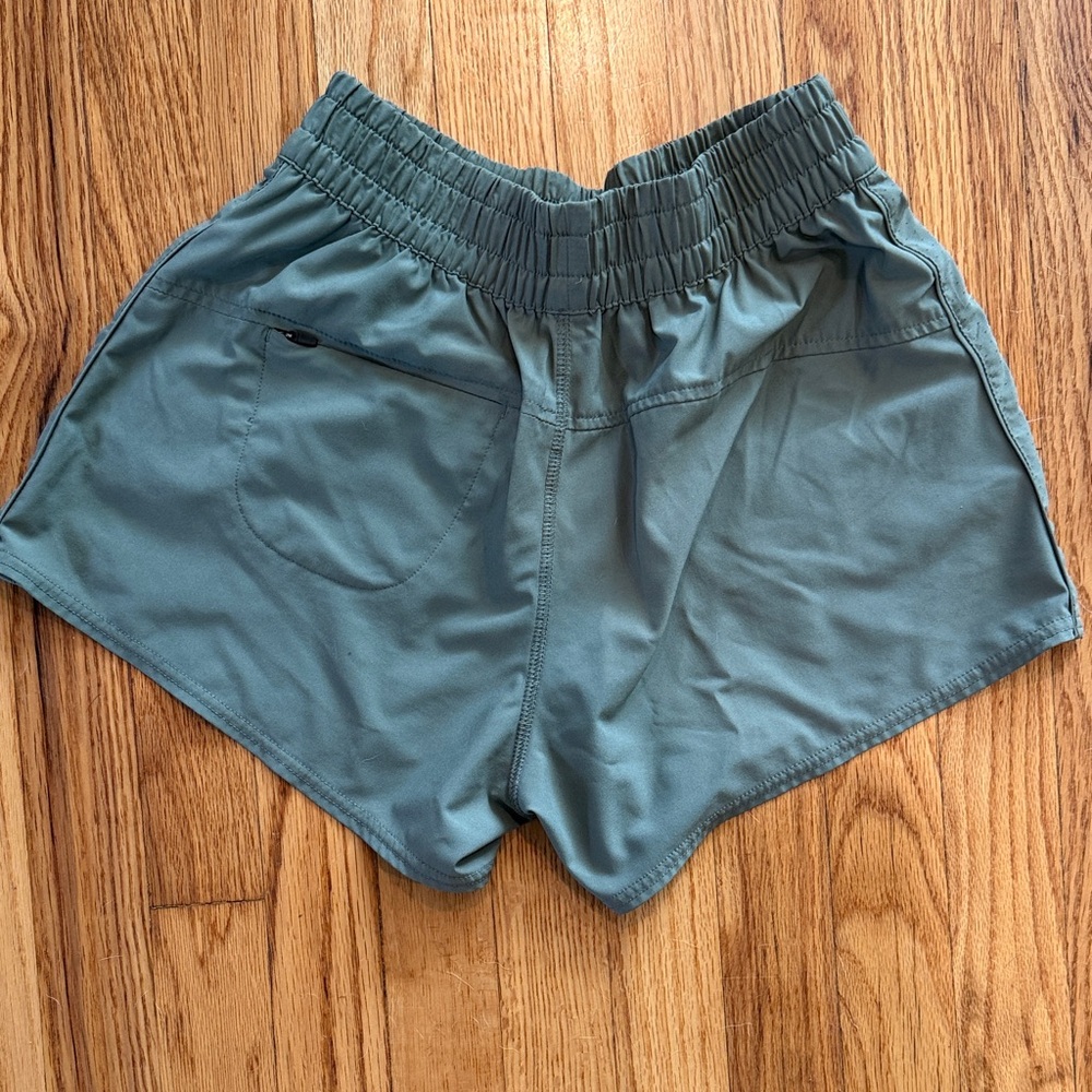 Women's Vuori Green Athletic Shorts - Picture 2 of 3